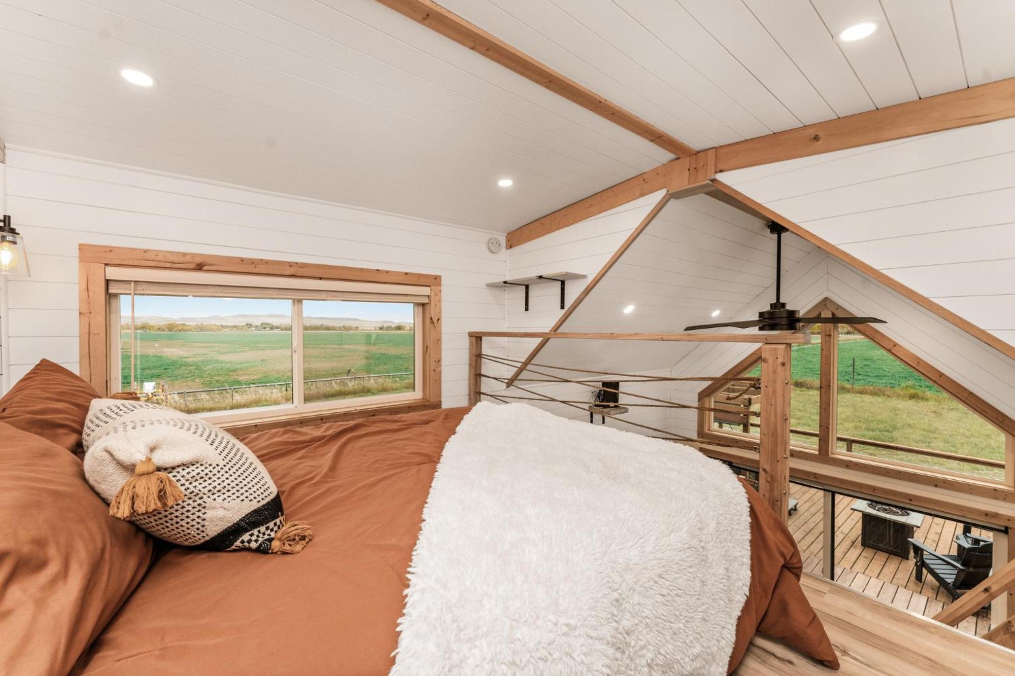 Modern Tiny Cabin, With Hot Tub In Choteau Mt Exterior foto